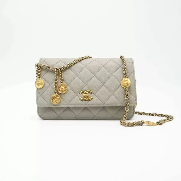 Chanel Women Pre-Loved Bag Very Good Condition - Picture 1 of 9